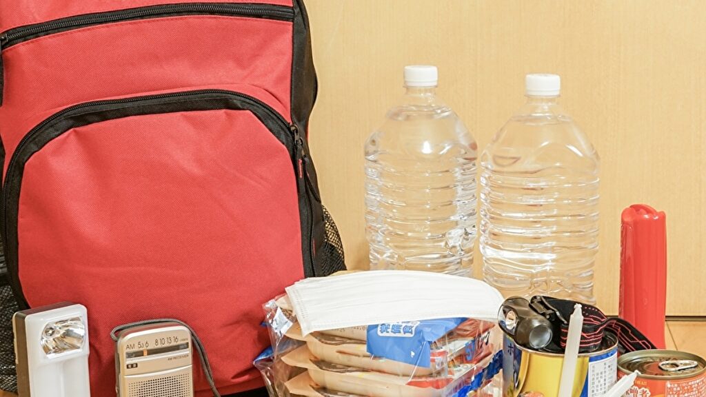 防災用のリュックと防災グッズ